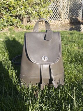 Vintage Coach Daypack 9960 Grey Leather Bag Nickel Hardware 90s Costa Rica
